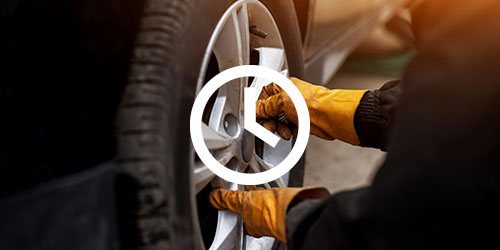 Boka tid f&ouml;r bland annat d&auml;ckskifte hos Gummicentralen i S&auml;ffle.